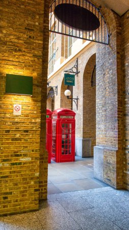 Foto de Famosa cabina telefónica roja en Londres
. - Imagen libre de derechos