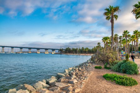 Foto de Puente Coronado al atardecer, San Diego. - Imagen libre de derechos