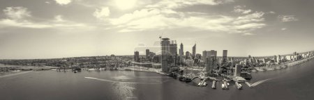 Foto de Vista aérea del paisaje urbano de Perth y el río Swan, Australia. - Imagen libre de derechos