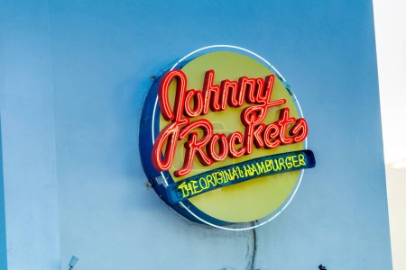 Foto de Miami, FL - 25 de febrero de 2016: Johnny Rockets Original Hamburger entry sign. - Imagen libre de derechos