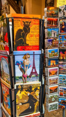 Foto de París - diciembre 2012: Montmartre es un barrio famoso para los artistas. - Imagen libre de derechos