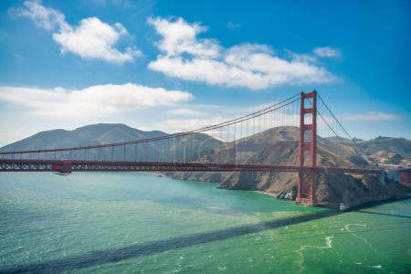 Téléchargez les photos : Vue aérienne du pont Golden Gate à San Francisco
. - en image libre de droit