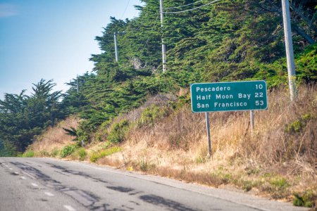 Téléchargez les photos : Côte de Californie le long de la route de San Francisco. - en image libre de droit