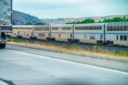 Téléchargez les photos : Train en Big Sur California. - en image libre de droit