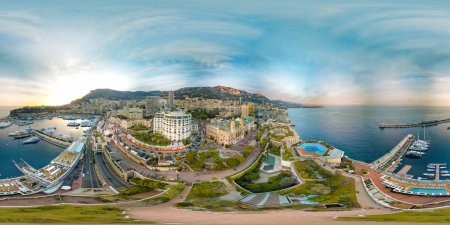 Téléchargez les photos : Montecarlo. Vue aérienne panoramique de Monaco au coucher du soleil. Images sphériques à 360 degrés - en image libre de droit