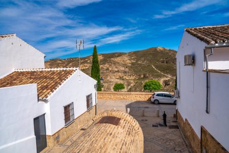 Foto de Ciudad de Antequera en Andalucía. Casas antiguas de la ciudad en un hermoso día soleado. - Imagen libre de derechos