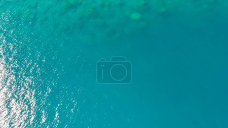 Foto de Vista aérea aérea de las hermosas aguas del océano. - Imagen libre de derechos