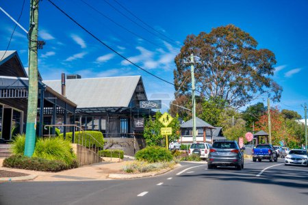 Téléchargez les photos : Margaret River, Australie-Occidentale - 8 septembre 2023 : Rues et maisons de la petite ville par une belle journée ensoleillée. - en image libre de droit