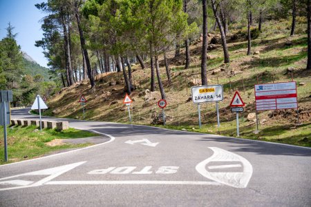 Foto de Zahara, España - 9 de abril de 2023: Zahara autopistas en Andalucía, España. - Imagen libre de derechos