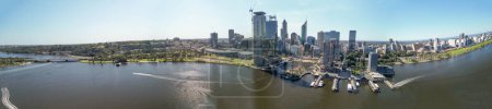 Téléchargez les photos : Vue Aérienne du Paysage Urbain de Perth et du Fleuve des Cygnes, Australie. - en image libre de droit