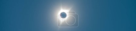 Téléchargez les photos : Eclipse solaire. La lune se déplaçant devant le soleil. - en image libre de droit