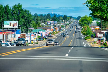 Téléchargez les photos : Portland, Oregon - 19 août 2017 : Route vers le mont Tabor. - en image libre de droit