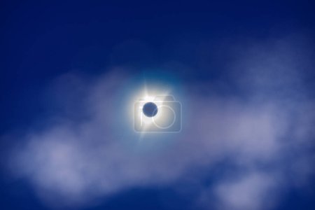 Téléchargez les photos : Le moment précédant l'éclipse solaire - en image libre de droit