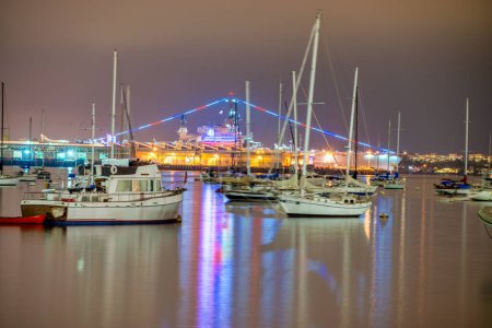 Téléchargez les photos : Skyline nocturne de San Diego, Californie. - en image libre de droit