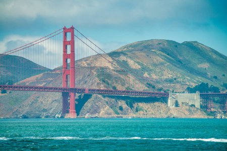 Foto de San Francisco, Puente Golden Gate desde un crucero. - Imagen libre de derechos