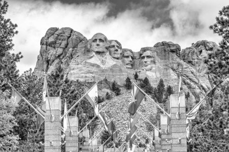 Foto de Monumento Nacional Monte Rushmore en los Estados Unidos de América. Verano temporada colores. - Imagen libre de derechos