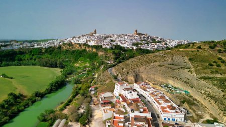 Téléchargez les photos : Vue Aérienne d'Arcos de la Frontera, Espagne Du Sud. - en image libre de droit