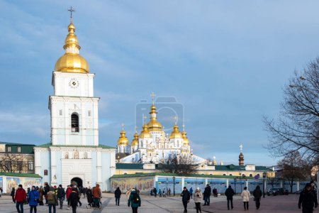 Téléchargez les photos : KYIV UKRAINE 07 JANUARY 2023: St. Michael's cathedral in Kyiv. Editorial - en image libre de droit