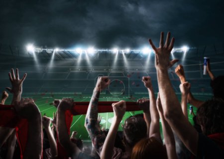 Téléchargez les photos : Des supporters qui incitent leur équipe au stade - en image libre de droit