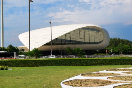 Foto de DUBAI, EAU - 16 DE NOVIEMBRE: La vista sobre el Museo Etihad. Es el lugar donde en 1971 los gobernantes emiratos firmaron una declaración que marcó la formación de los Emiratos Árabes Unidos el 16 de noviembre de 2019 - Imagen libre de derechos