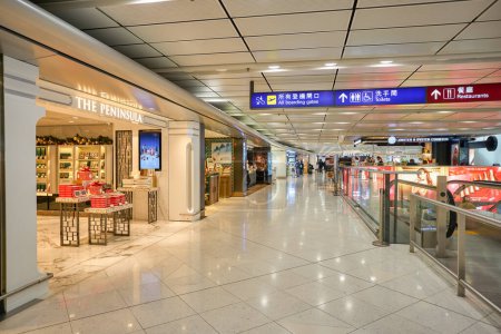 Foto de HONG KONG - CIRCA DICIEMBRE 2019: plano interior del Aeropuerto Internacional de Hong Kong. - Imagen libre de derechos