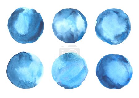 Téléchargez les photos : Ensemble de fonds ronds aquarelle bleue sur blanc, illustration dessinée à la main - en image libre de droit