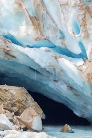 Téléchargez les photos : Glacier Chalaadi en Géorgie close up - en image libre de droit