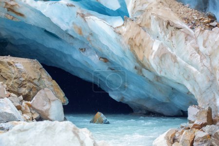 Téléchargez les photos : Glacier Chalaadi en Géorgie close up - en image libre de droit