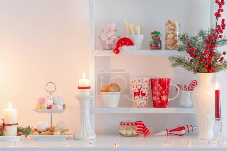 Foto de Barra de caramelo de Navidad en colores rojo y blanco - Imagen libre de derechos