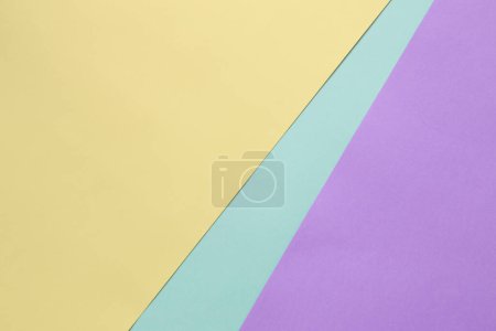 Foto de Fondo de papel de tres colores en blanco - Imagen libre de derechos