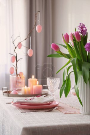 Téléchargez les photos : Décor vintage rose Pâques à la maison - en image libre de droit