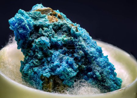 Photo for Azurite ia a basic carbonate, colored blue by its copper content, crystallizing in the monoclinic system. and havind a Mohs hardness of 3.5 to 4 - Royalty Free Image
