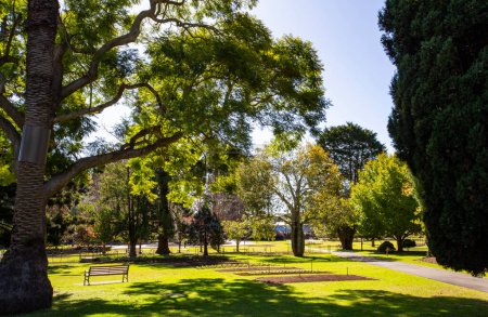 Téléchargez les photos : Le Toowoomba Queens Park and Botanic Gardens est un jardin botanique classé au patrimoine établi en 1870 pour les loisirs publics et la recherche botanique à Toowoomba.. - en image libre de droit