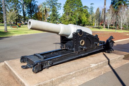 Téléchargez les photos : Détail du canon naval donné au peuple de Toowoomba en 1911 et placé dans les jardins botaniques de Toowoomba. - en image libre de droit