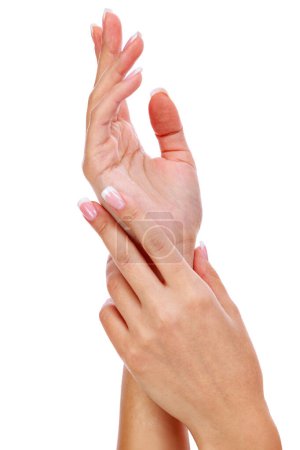 Foto de Primer plano de las manos de la mujer con manicura francesa y piel limpia y suave, aislar - Imagen libre de derechos