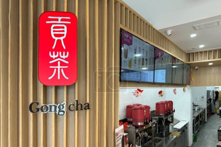 Téléchargez les photos : Windsor, Canada - 27 mars 2024 : Devant un magasin de thé bulle Gong Cha taïwanais célèbre pour son thé au lait perlé - en image libre de droit