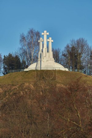 Téléchargez les photos : Trois croix de colline à Vilnius - en image libre de droit