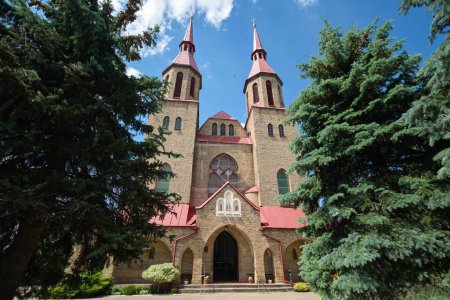 Foto de Antigua iglesia católica de la Santísima Trinidad en Zelva, región de Grodno, Bielorrusia. - Imagen libre de derechos