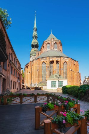 Téléchargez les photos : Vue de l'ancienne église Saint-Pierre de Riga, Lettonie. - en image libre de droit