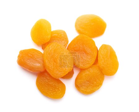 Téléchargez les photos : Abricots secs isolés sur fond blanc - en image libre de droit