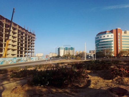 Foto de Nuevos edificios en Aktau. Región de Mangistau. Kazajstán. 15 octubre 2021 año. - Imagen libre de derechos