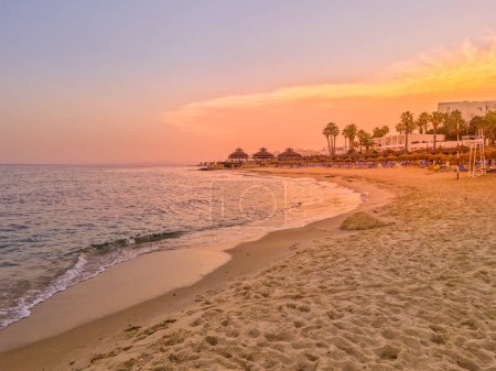 Téléchargez les photos : Paysage dans une plage à Hammamet, Tunisie - en image libre de droit
