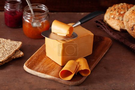 Norwegischer Brunost traditioneller brauner Käse