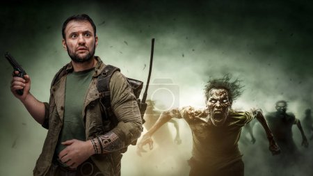 Foto de Retrato de militar con pistola atacando por zombies contra el brillo y el fondo verde. - Imagen libre de derechos