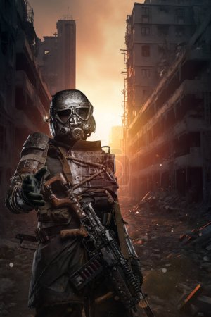Téléchargez les photos : Monde post-apocalyptique, un soldat portant une armure anti-nucléaire unique se tient avec un fusil conceptuel au milieu des ruines d'une ville détruite par la guerre nucléaire - en image libre de droit
