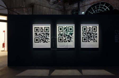 Foto de Venice, Italy - April 18, 2024: Video Installation by Matthew Attard, titled Ship Graffiti QR, from Draw your Ship series, exposed at the Arsenale, Malta Pavilion during the 60th International Art exhibition of Venice biennale - Imagen libre de derechos