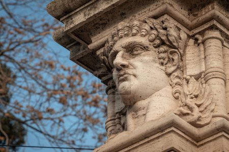 Foto de Roma, Italia- Noviembre 2022: Escultura en el Parque Domus Área - Imagen libre de derechos