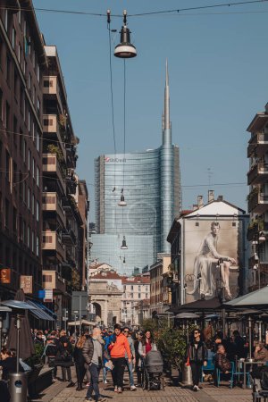 Téléchargez les photos : Milan, Italie - Mars 2023 : Bâtiments Corso Como et Gae Aulenti - en image libre de droit