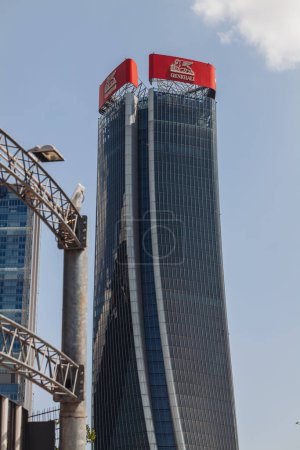 Téléchargez les photos : Milan, Italie - Juin 2023 : vue rapprochée de la tour Generali dans le quartier City Life - en image libre de droit
