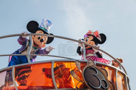 Téléchargez les photos : Paris, France- Septembre 2023 : Défilé des personnages au parc d'attractions Disneyland - en image libre de droit